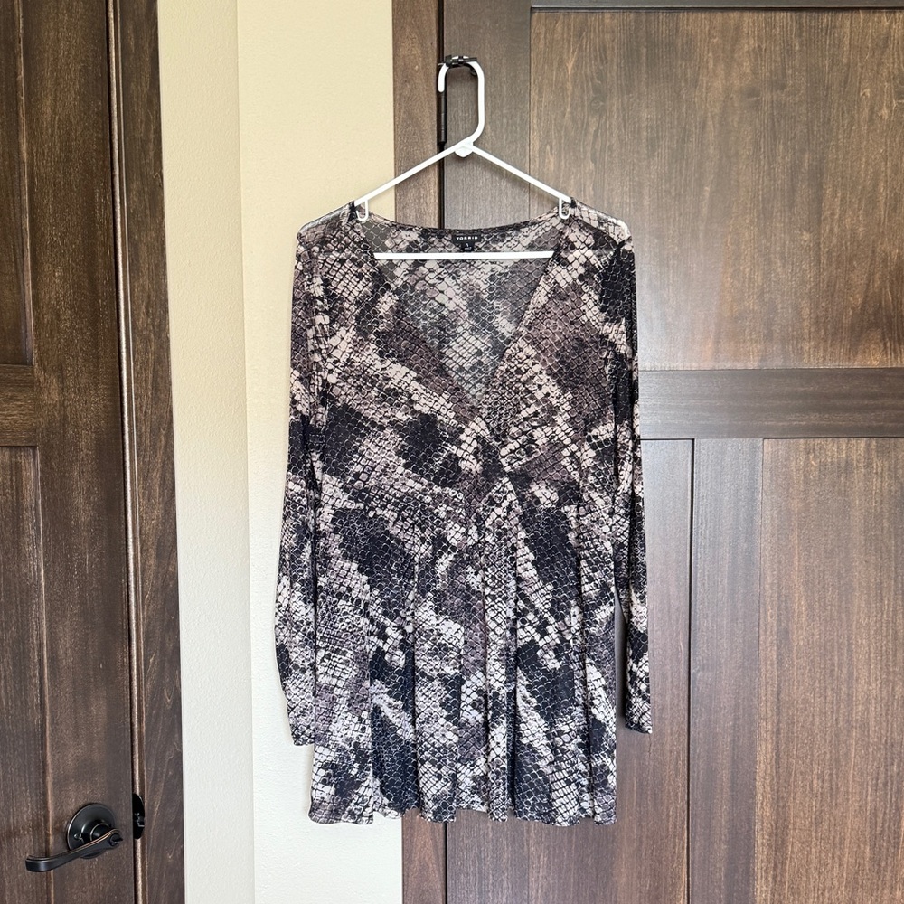 Torrid Women’s Snakeskin Print Mesh Sheer Babydoll Top Long Sleeve Size 1 (1X)